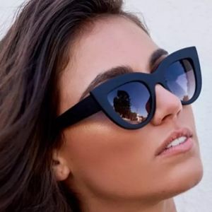 Kara and Kate cats eye sunglasses black 400 UV